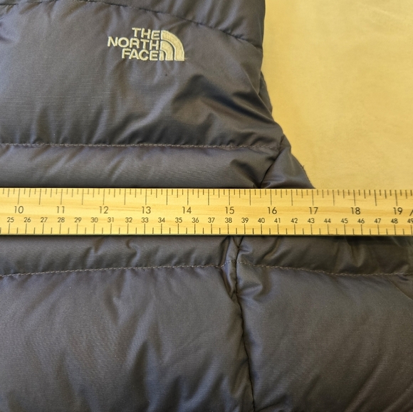 Ladies XL Northface Puffer Vest - Picture 6 of 9